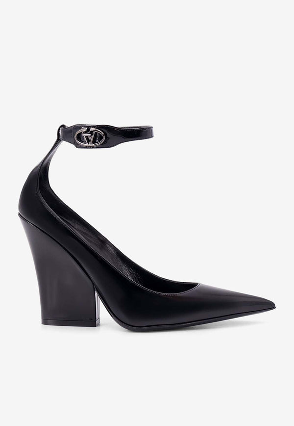 VLogo Locker 105 Patent Leather Pumps